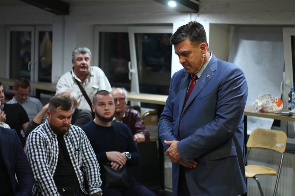 тягнибок