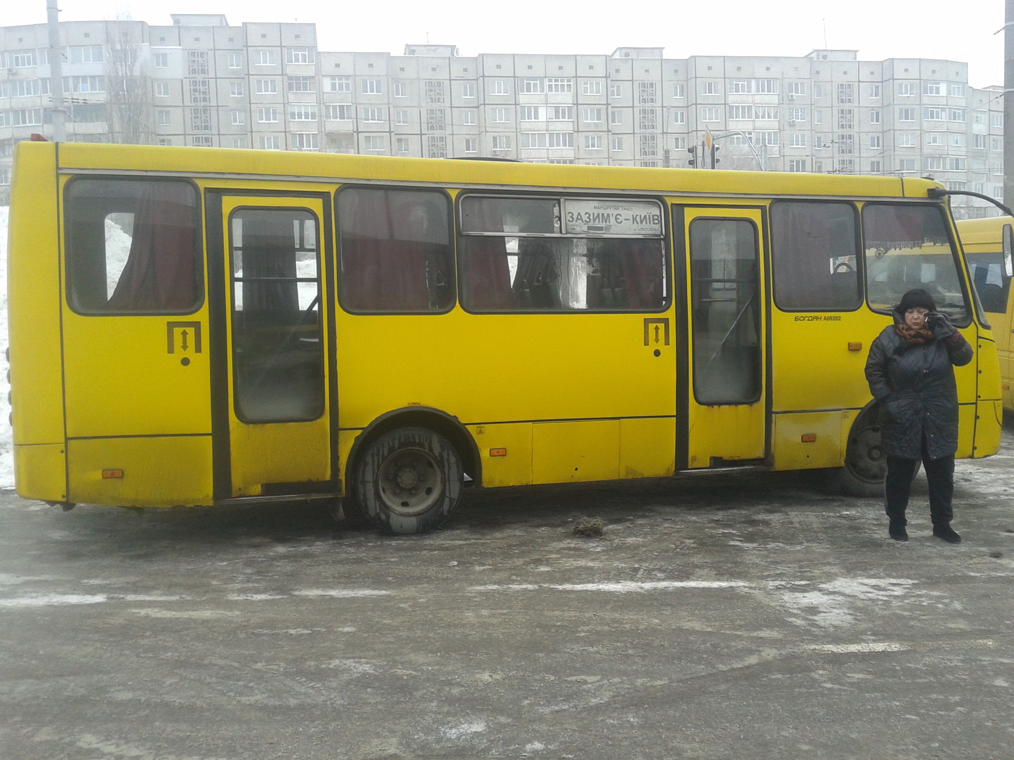 26 01 2019 Poroshenko pryizd BC avtobusy2 Kyivska